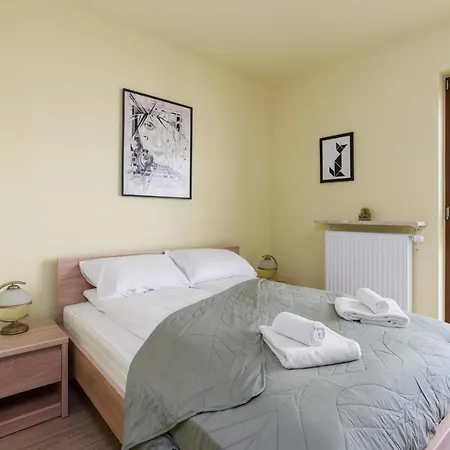 Bukowska 18 Mtp By Renters Apartment Poznan